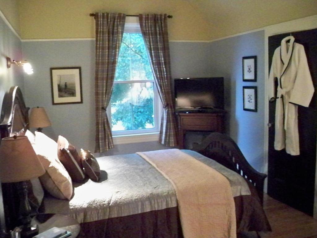 Quartermain House Bed & Breakfast Фредеріктон Номер фото