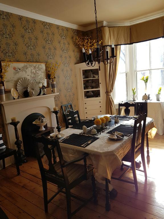 Quartermain House Bed & Breakfast Фредеріктон Екстер'єр фото