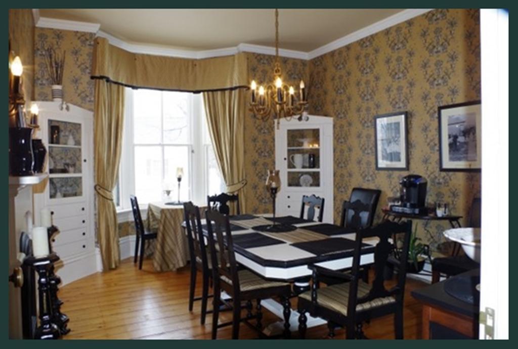 Quartermain House Bed & Breakfast Фредеріктон Екстер'єр фото